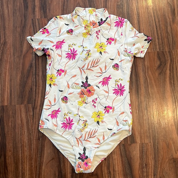 NWOT O‘Neill Rio Short Sleeve One Piece - Picture 4 of 16